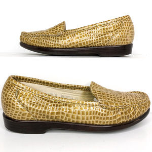 SAS Size 6.5 Faux Crocodile Slip On Loafers